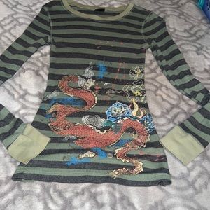 Daytrip green and black dragon graphic long sleeved super soft thermal shirt M